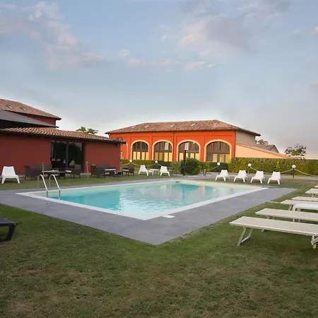 Corte Di Frara Aparthotel Parma