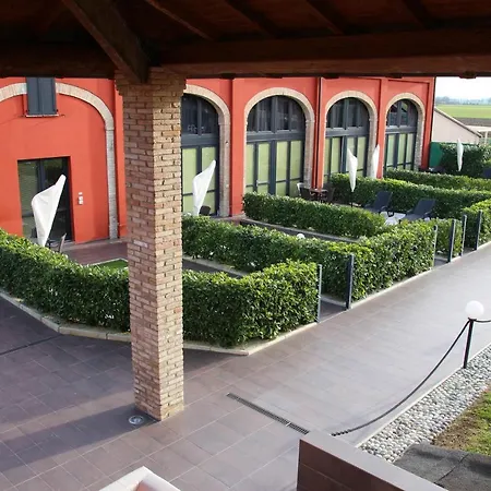 Corte Di Frara Aparthotel 3*