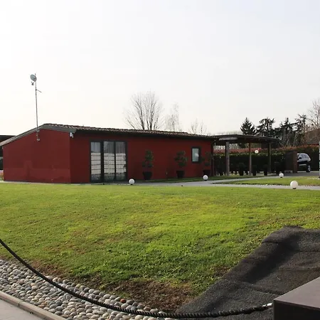 Lägenhetshotell Corte Di Frara Parma