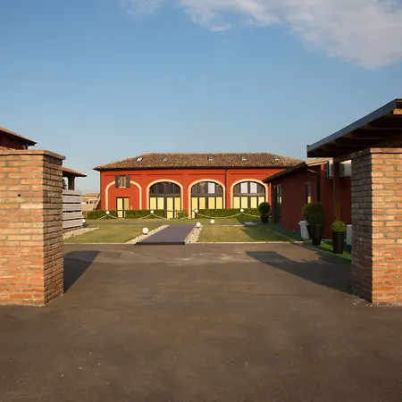 Corte Di Frara Lägenhetshotell