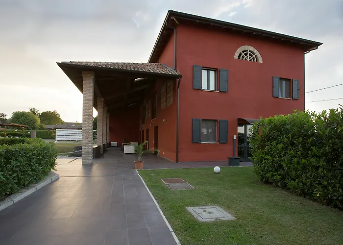 Corte Di Frara מלון דירות